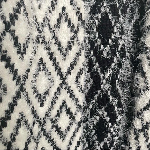 Elliatt Fuzzy Cardigan, Size Medium - Picture 5 of 5
